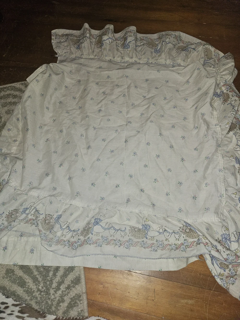 Cottage Core Geese Mom And Babies Set Of 4 Goes Between Box Spring And Matress